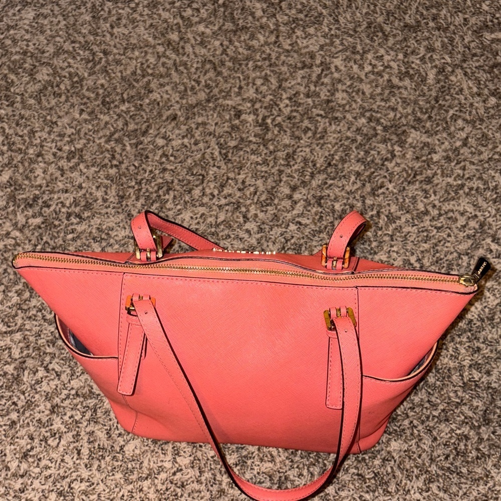 Vintage Authentic Michael Kors Vibrant Coral Tote Bag with Pockets - Picture 3 of 11